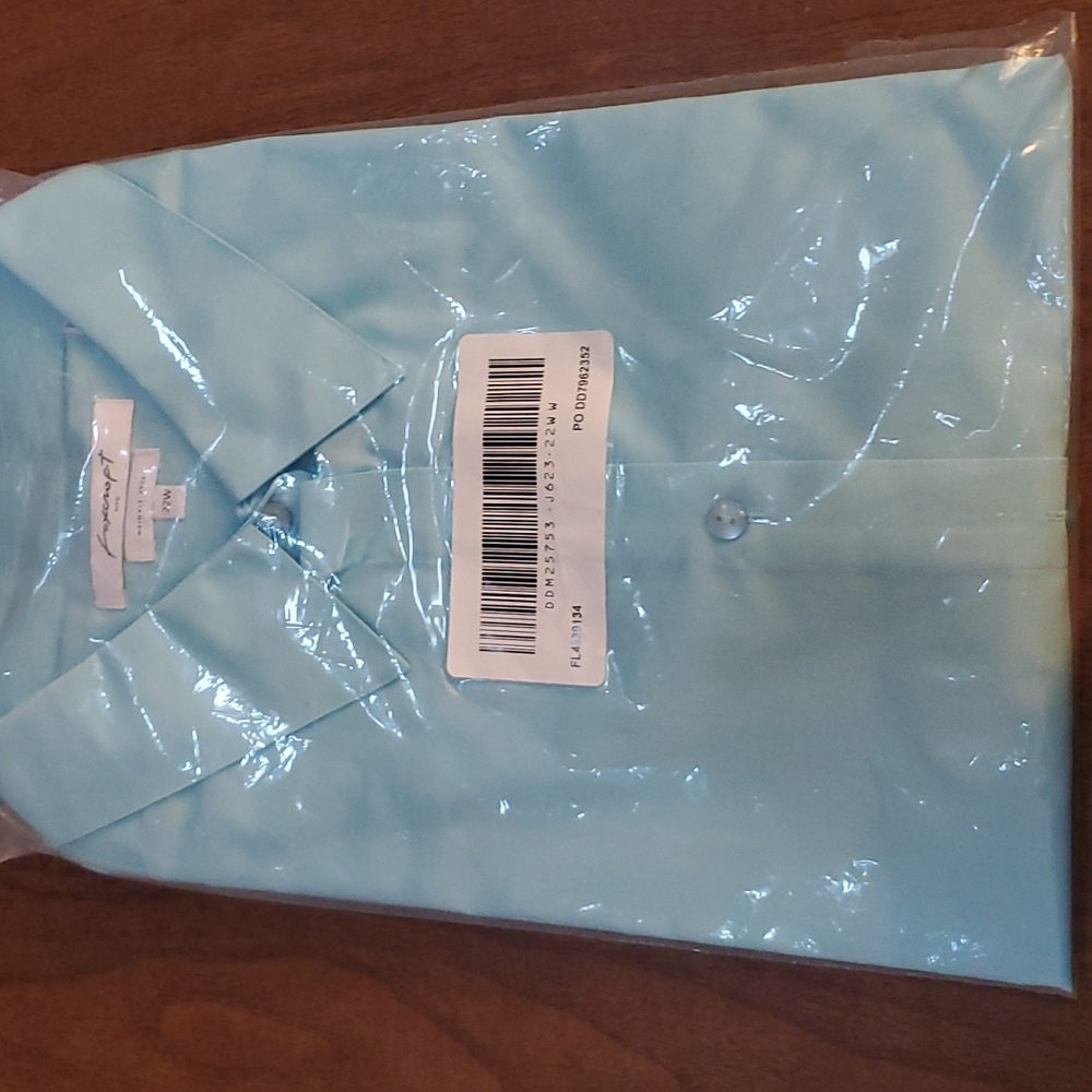 Foxcroft short sleeve lt blue wrinkle free blouse sleeve button detail NWT 22W